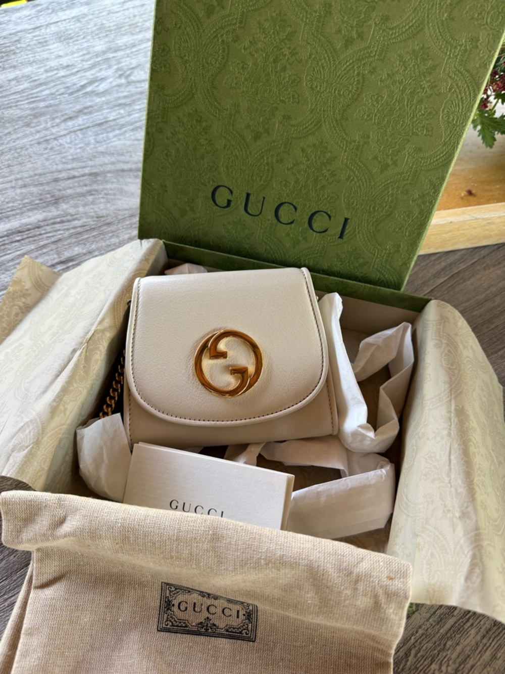 Authentic Gucci Blondie! White leather with gold chain!